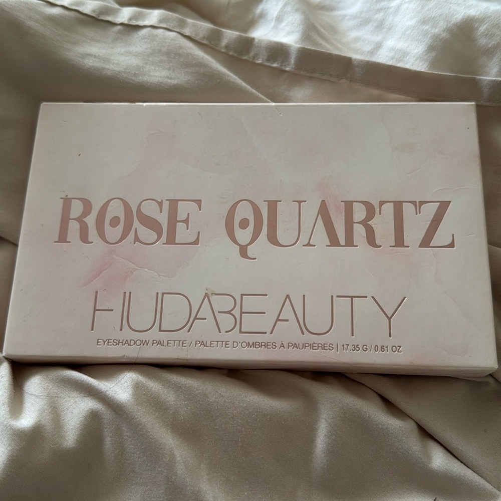 HUDA BEAUTY ROSE QUARTZ PALETTE